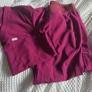 Magenta Figs Scrub SET